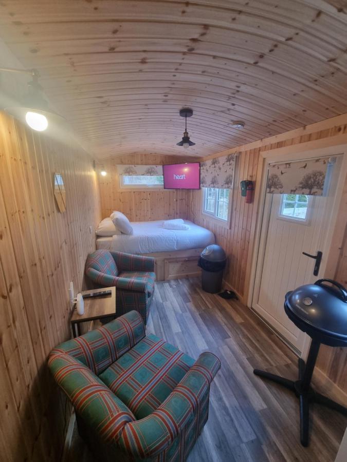 Blair Snug Hut Apartment Kelty Bagian luar foto